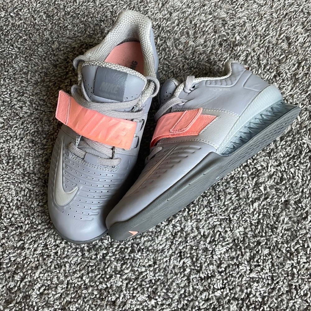Nike Romaleos 3 flywire weightlifting shoes size 6 (men’s) women’s size 7.5